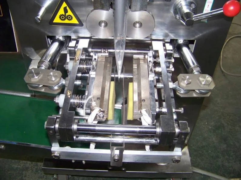 DCK-200 Flight Trademark Grain 1Kg Sugar Packing Machine Salt Pouch Automatic Granule\/Beans\/Nuts\/Rice\/Seeds Good Quality