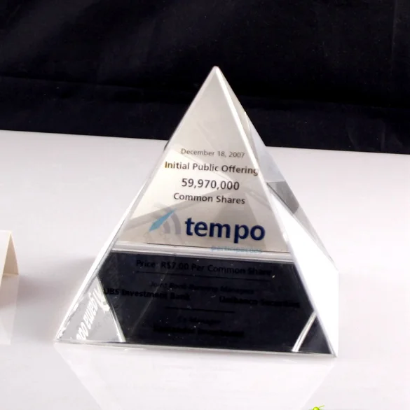 
glass pyramid plaque crystal trophy crystal craft 