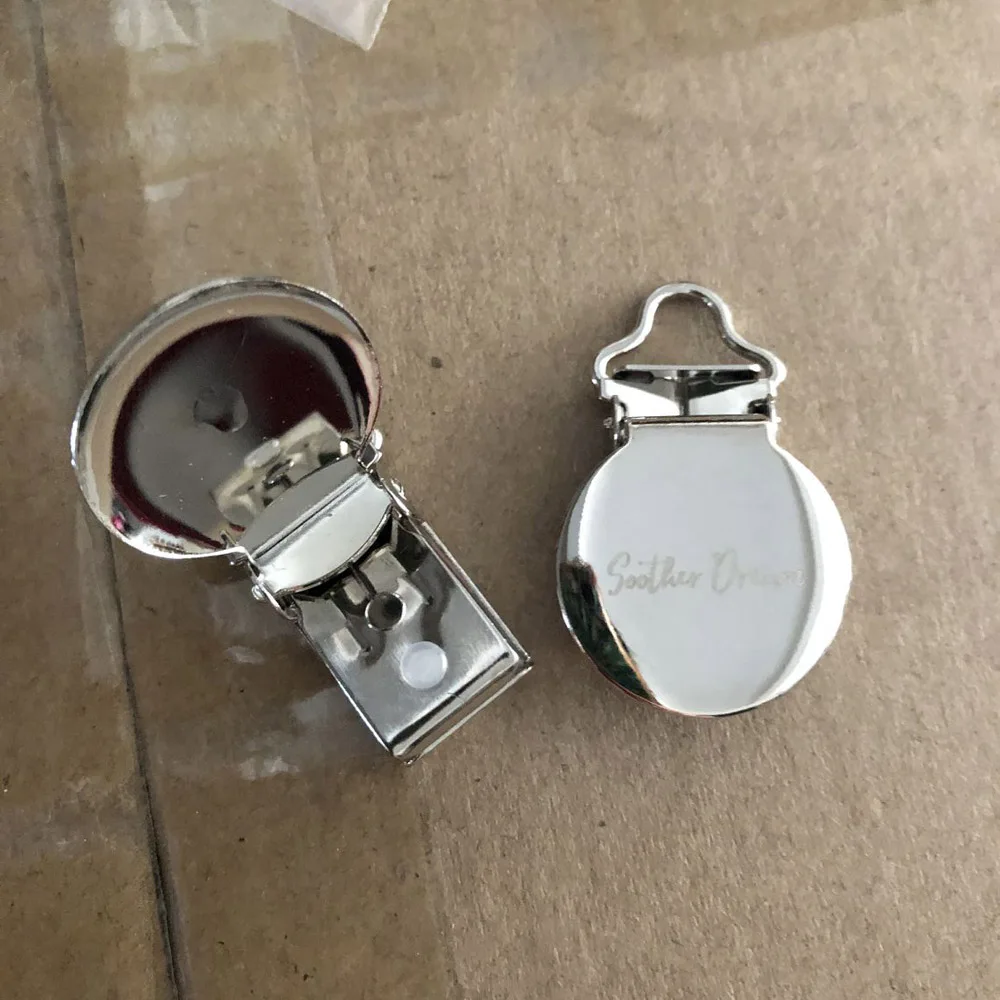 Заводская оптовая продажа, низкая цена, металлический зажим для пустышки из нержавеющей стали для ребенка с логотипом lasering