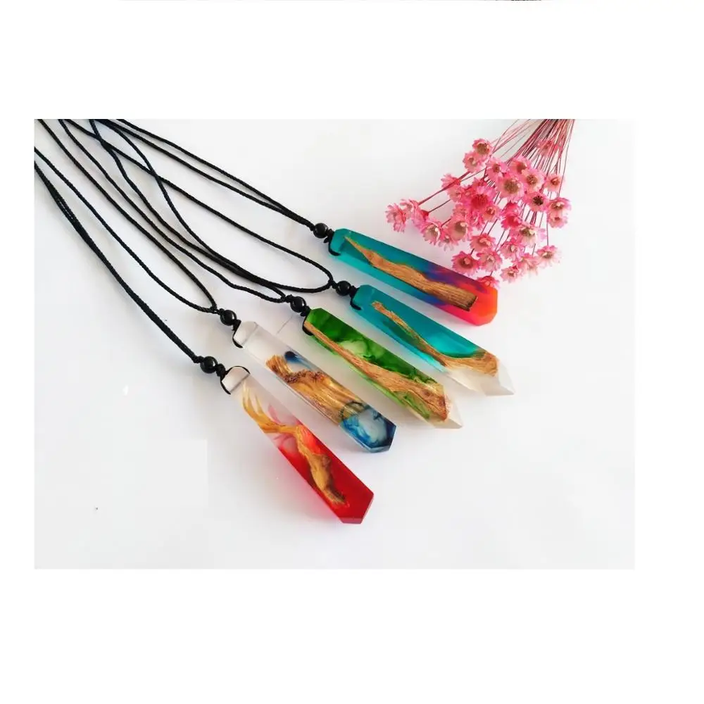 2019 Wooden ocean handmade resin wooden pendant sweater chain neck chain necklace for men and women creative new glue drops