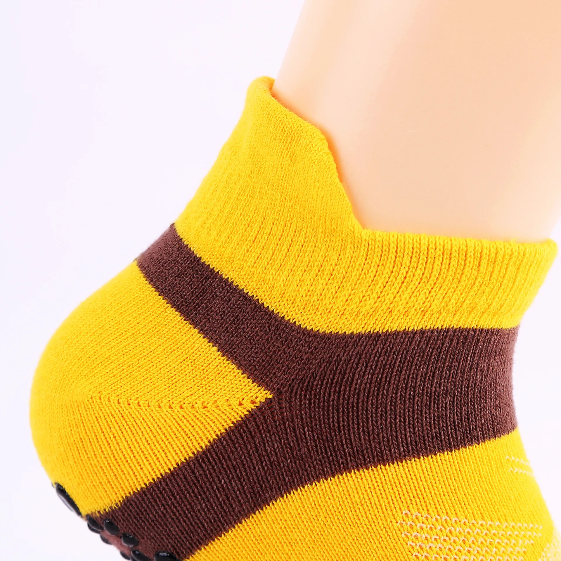 
wholesale Amazon high quality non slip pilates socks cotton grips yoga socks for women 