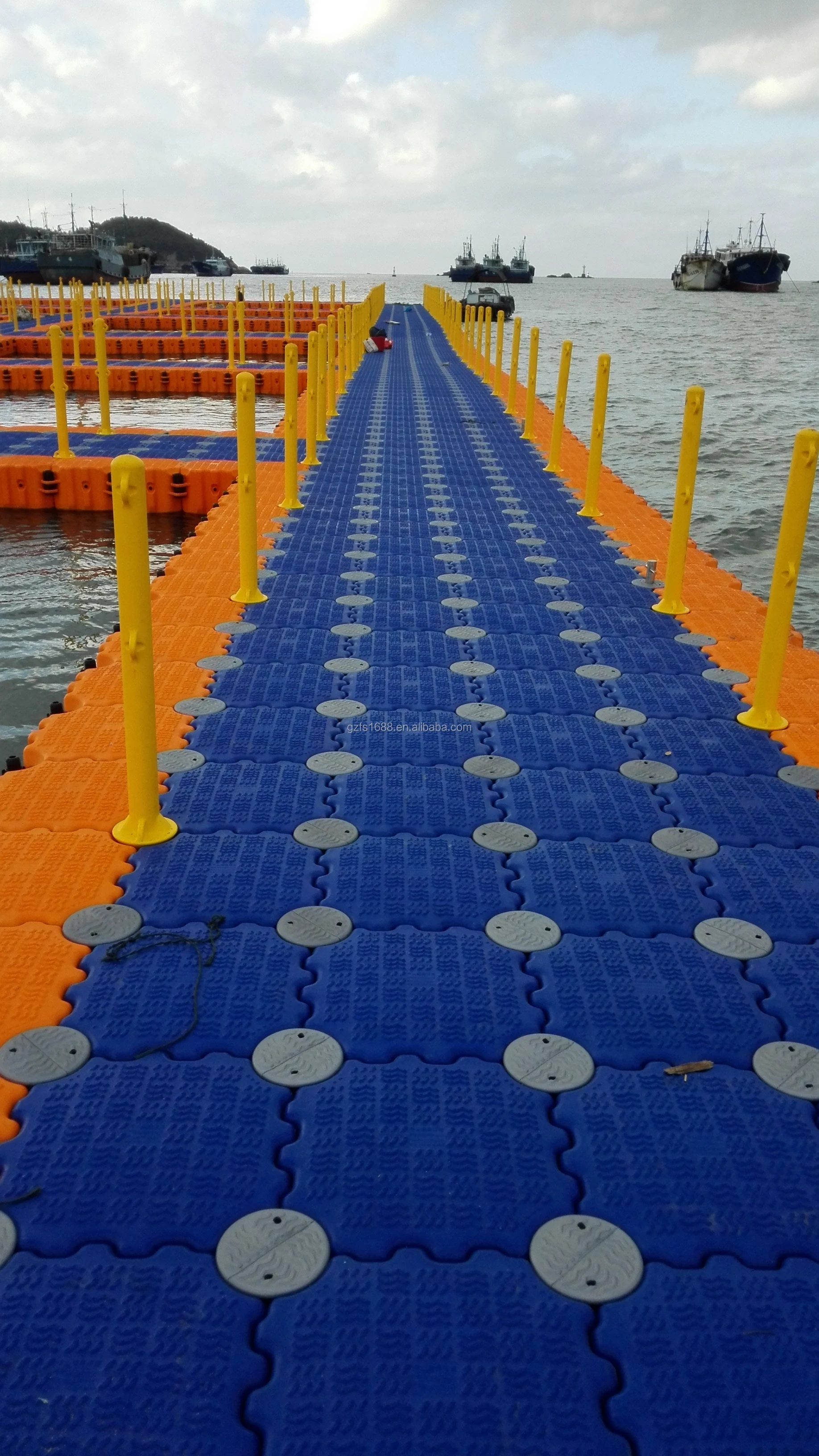 Plastic pontoon bridge for ocean and river