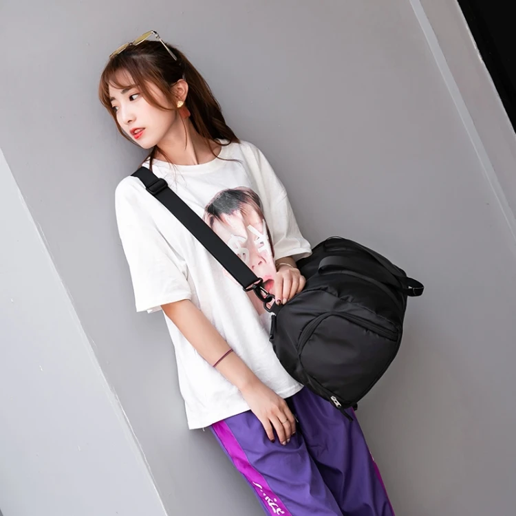 High quality customized private label luxury cylinder shaped zip lock clothes travelling yoga duffle gym bag with lock