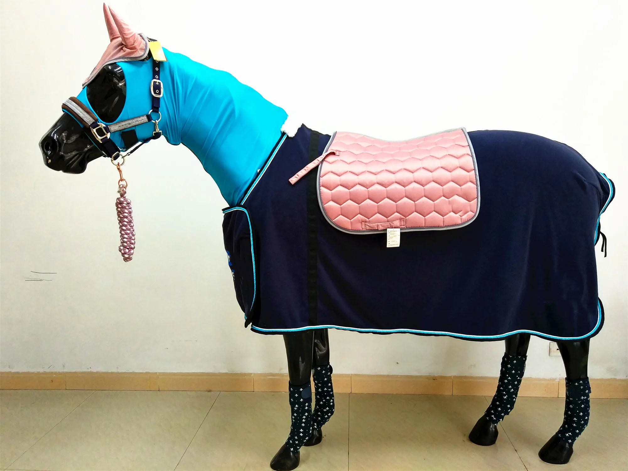 A harness is a set Horse Rug Saddle pad Fly Veils Horse Fleece bandage Horse Halters & Lead Ropes Equestrian Equipment set