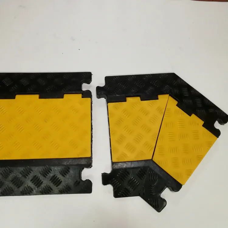 Zhejiang завод 2/3/5 канала желтый и черный резиновый кабель протектор