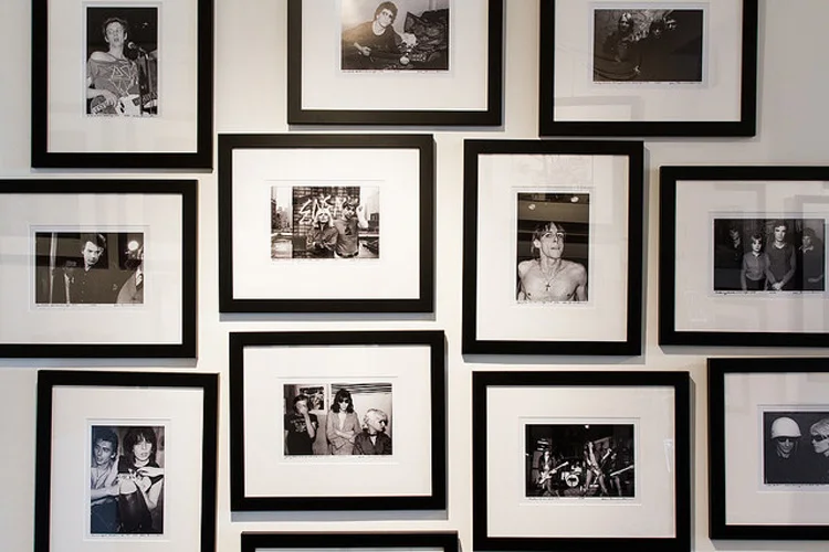 China Factory Price Customized Wholesale Plastic Decorative PS Photo Picture Frame