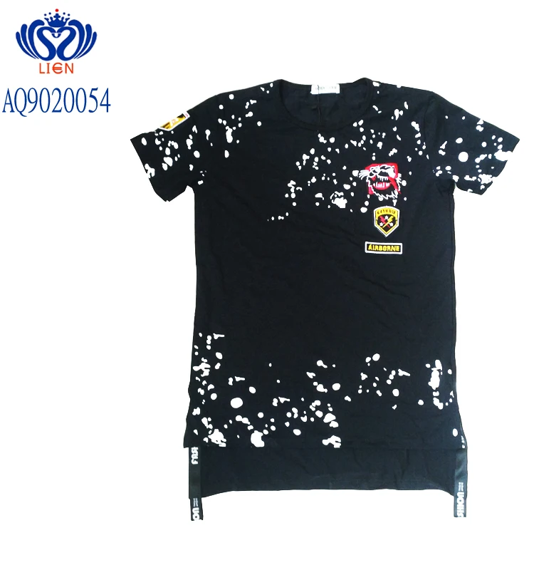 
Мужские футболки последнего стиля с принтом и вышивкой. Самые популярные мужские футболки с лентой по самой низкой цене 