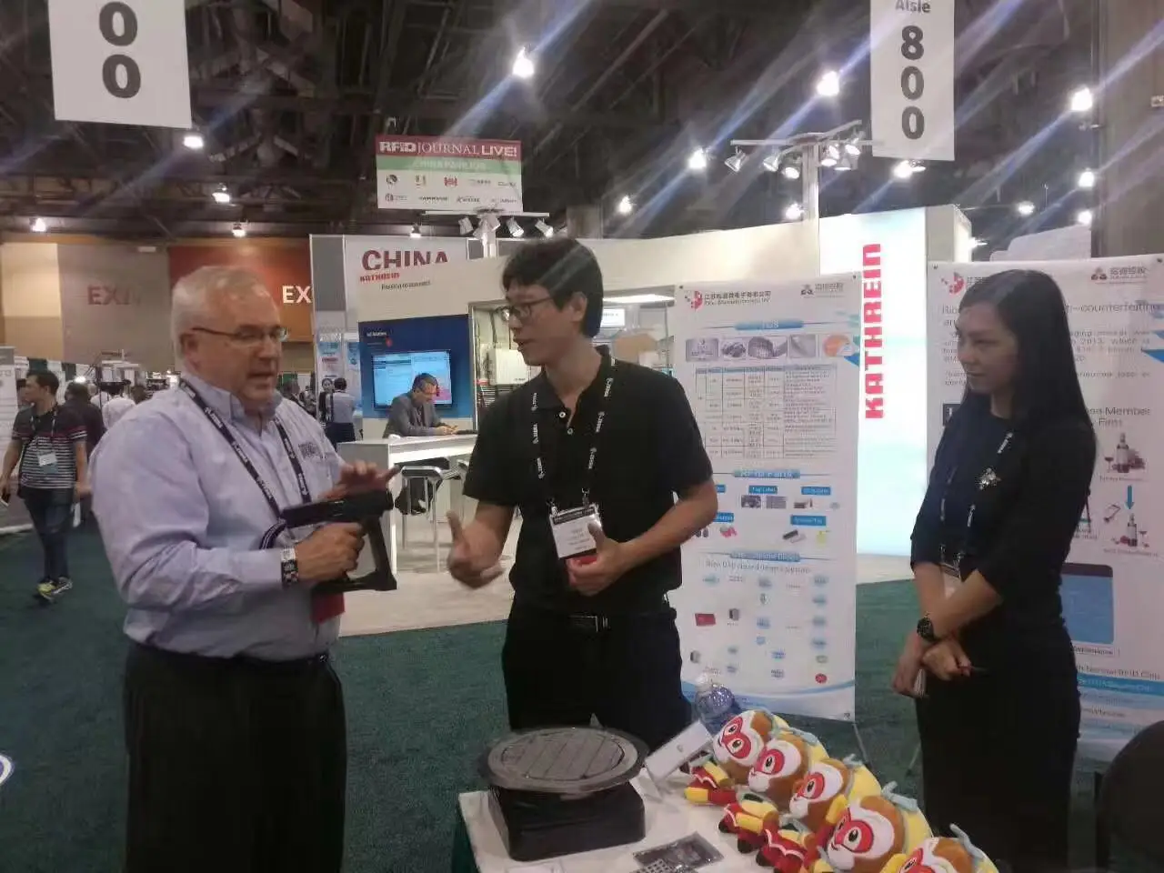 
Android UHF handheld reader Industrial pda with long reading range UHF above 15meters/ HF above 40cm for inventory 