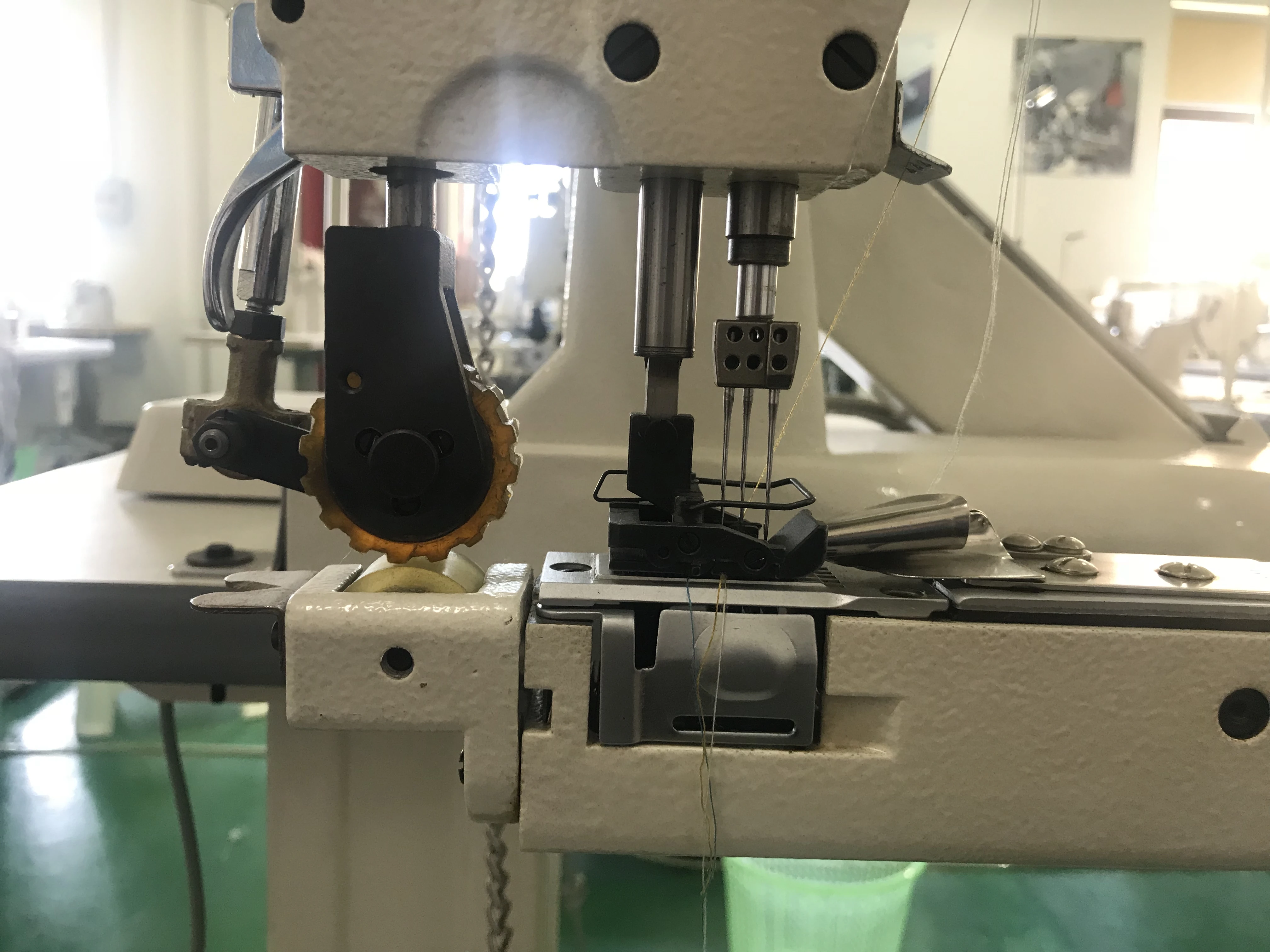 Золотой Выбор, хорошая цена, горячая распродажа, GC9270PL, съемник с рукояткой, джинсовая цепь, строчка, промышленная швейная машина