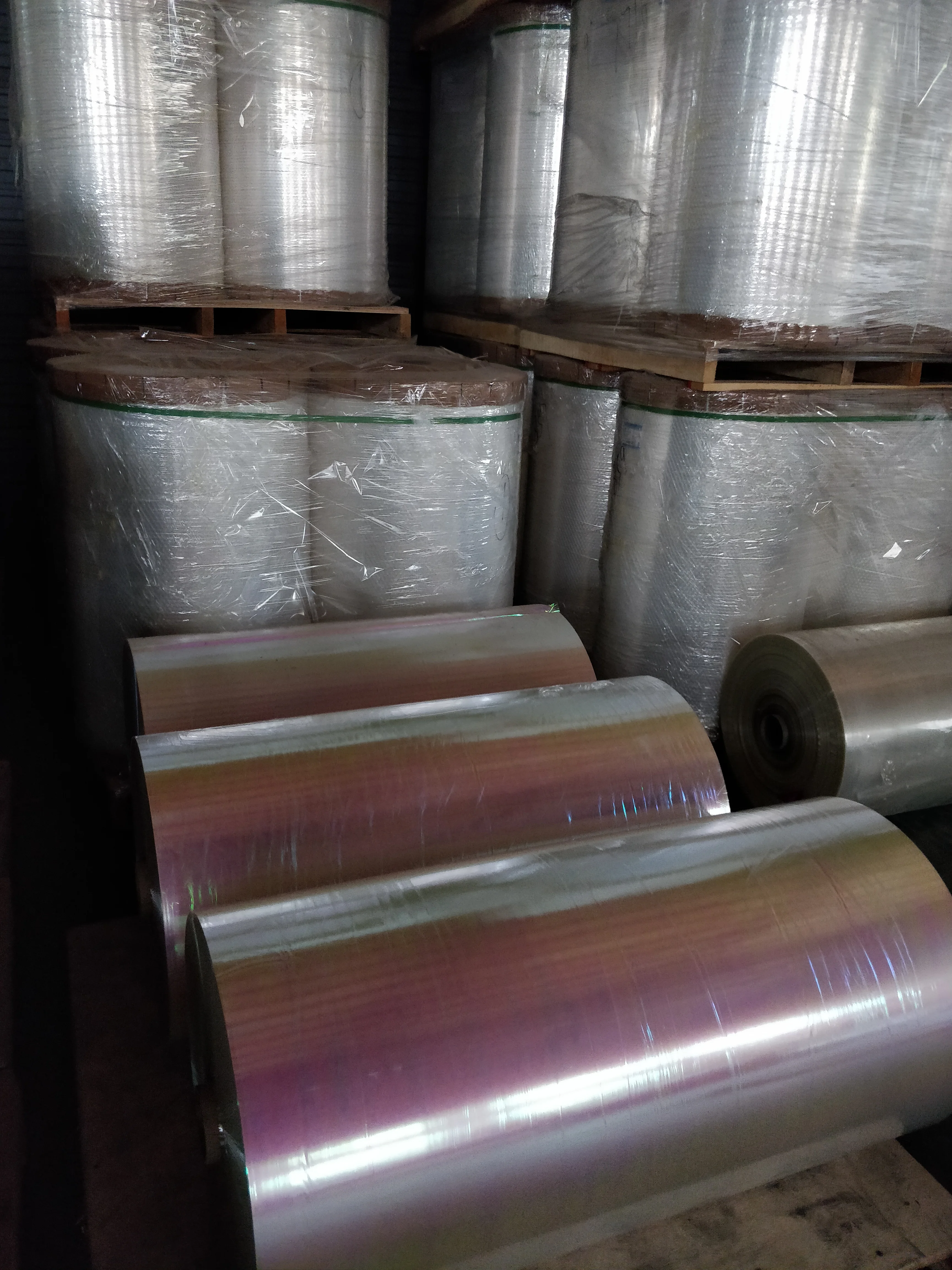 18 Micron Red Pink Blaze Angelina Fantasy Dichroic Iridescent Rainbow Film for Packaging and Decorative