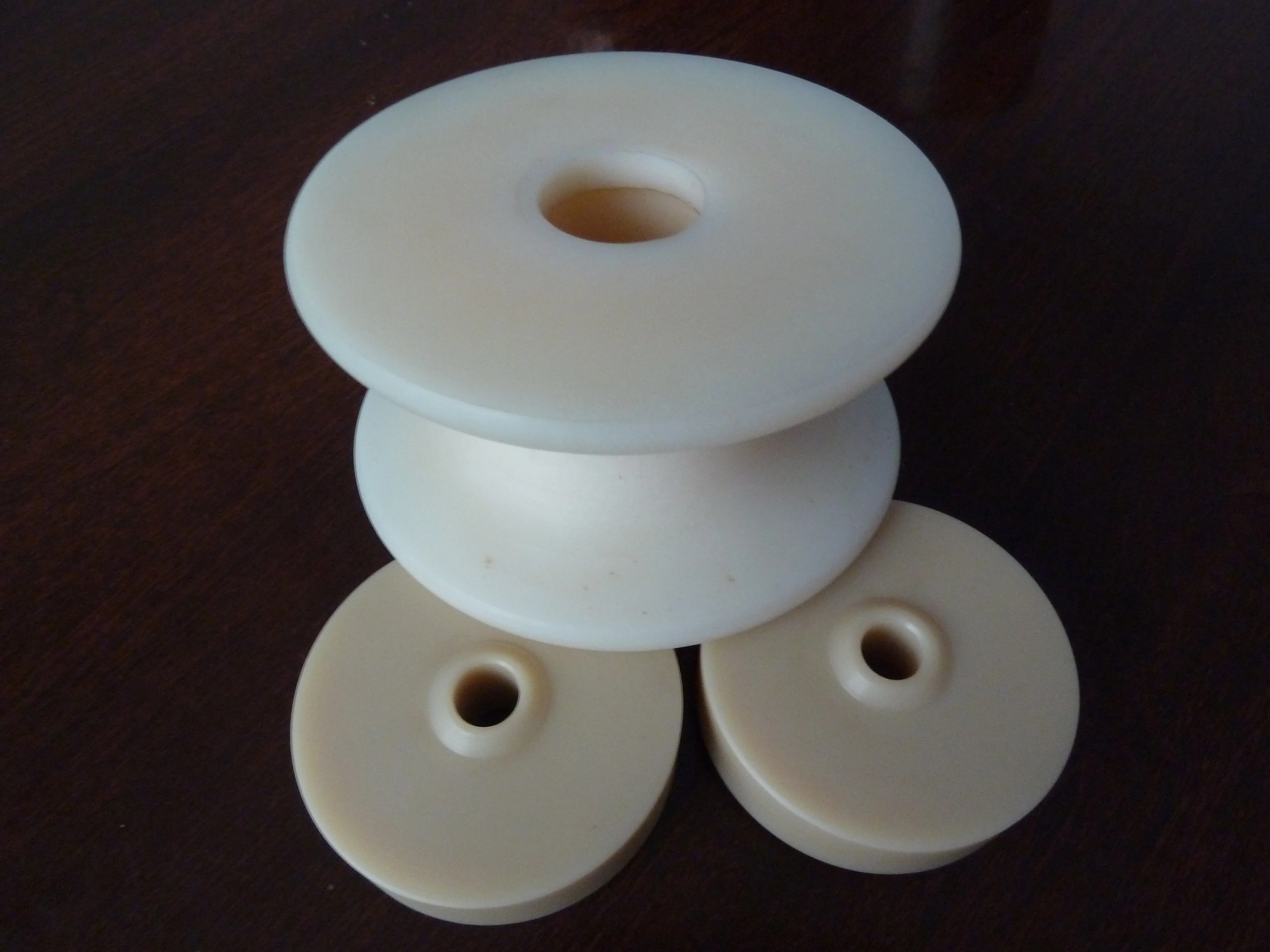 
corrosion resistant plastic pulley wheel with bearing 