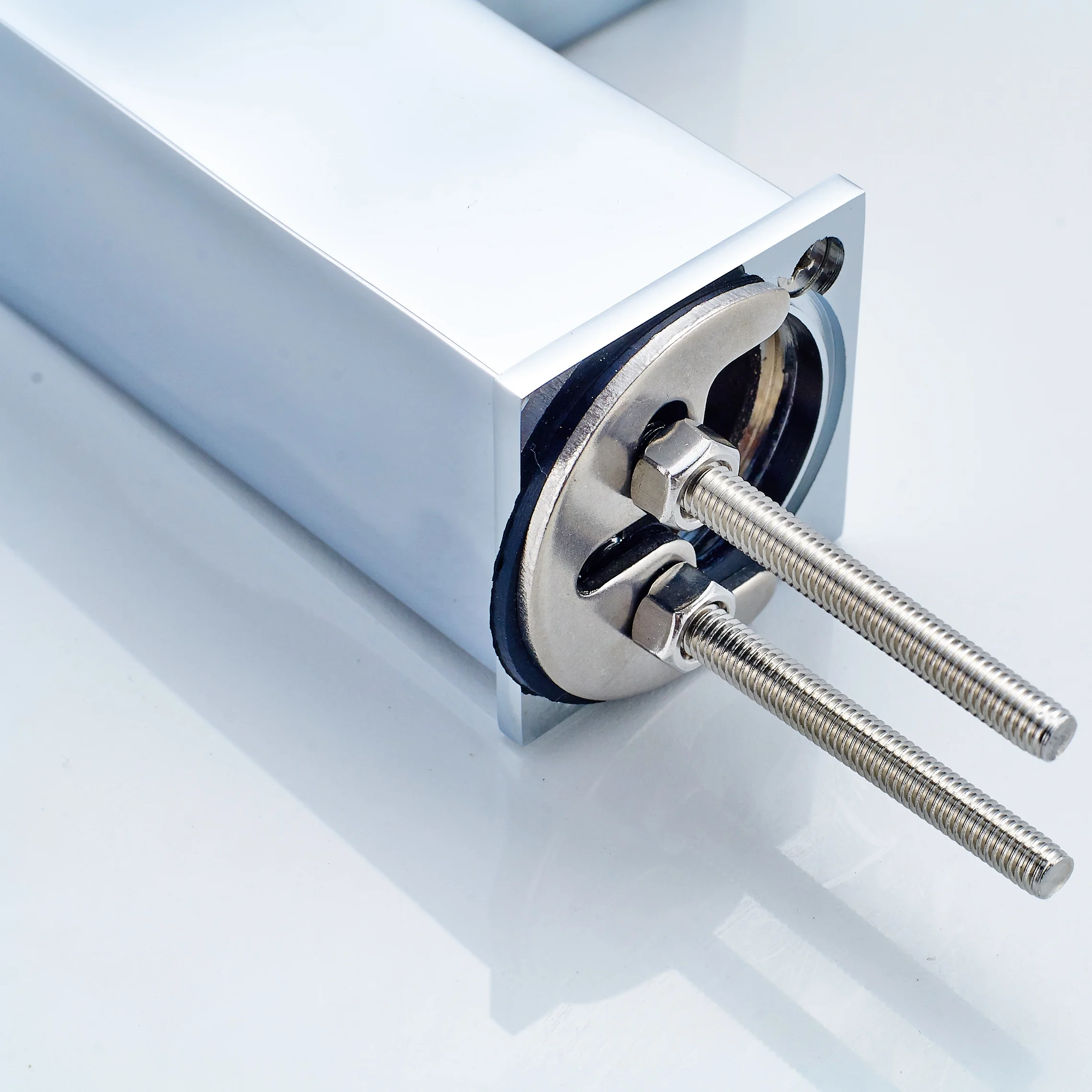 
Deck Mounted Single Hole Bathroom Wash Waterfall Basin Faucet 