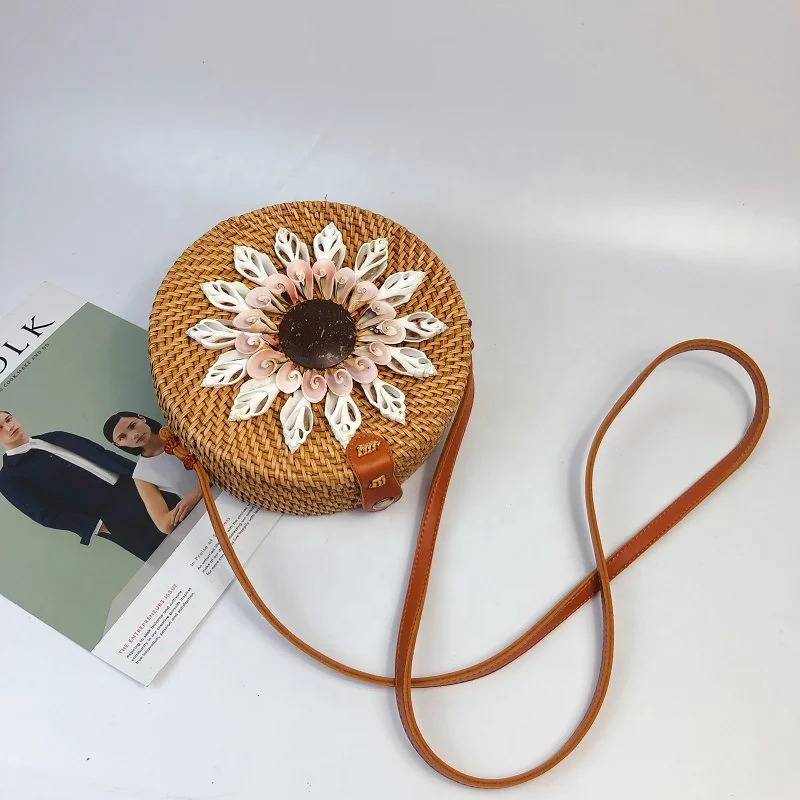 Ins Bali Handwoven Round Rattan Shoulder Bag New Design Style Summer Beach Strasw Sling Bag Women Handmade Rattan Crossbody Bag