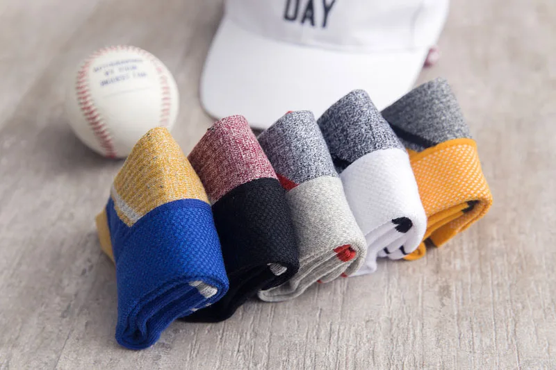 Splicing colorful cotton ankle socks for men