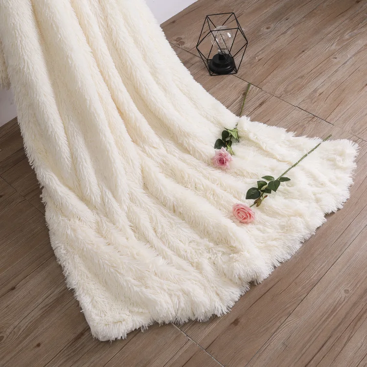 RTS Luxury Faux Fur 2 Ply Blanket Long Hair Shaggy Fleece Super Soft White PV Plush Blanket For Winter King Size