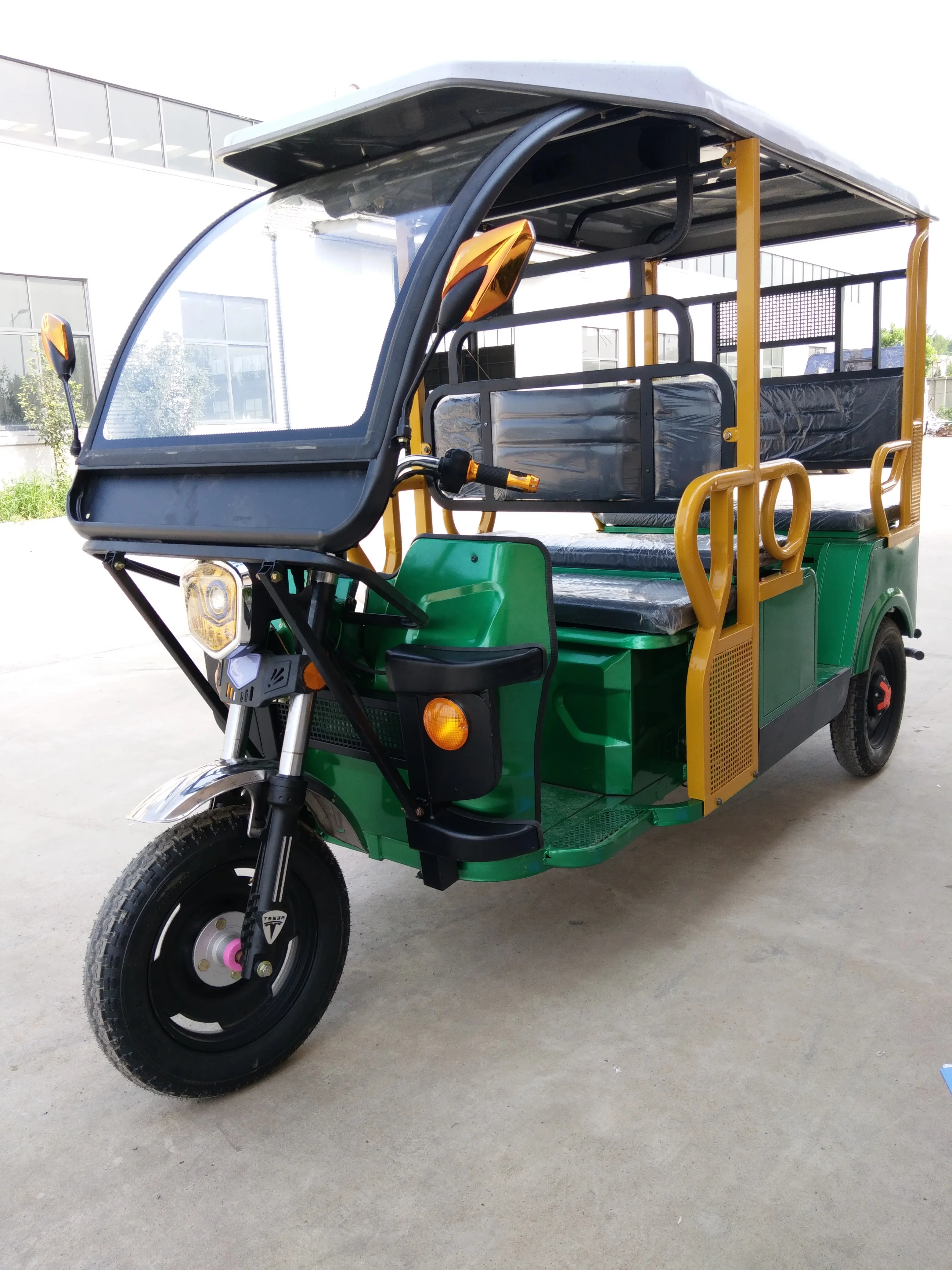 Hot Selling Battery Operated E Rickshaw Adult 5 Seat Electric Tricycle Made in China