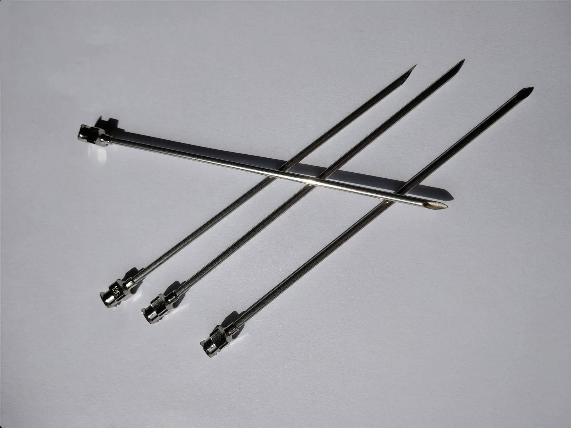 13G X 110MM STAINLESS STEEL NEEDLES IN LUER LOCK HUB VETERINARY NEEDLES FOR VETERINARY USE