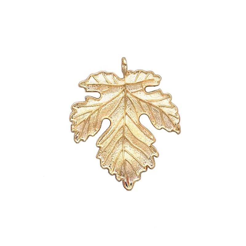 
 Custom 3D Alloy Shine Enamel Plant Lapel Pin Gold Plated Maple Leaf Pin  