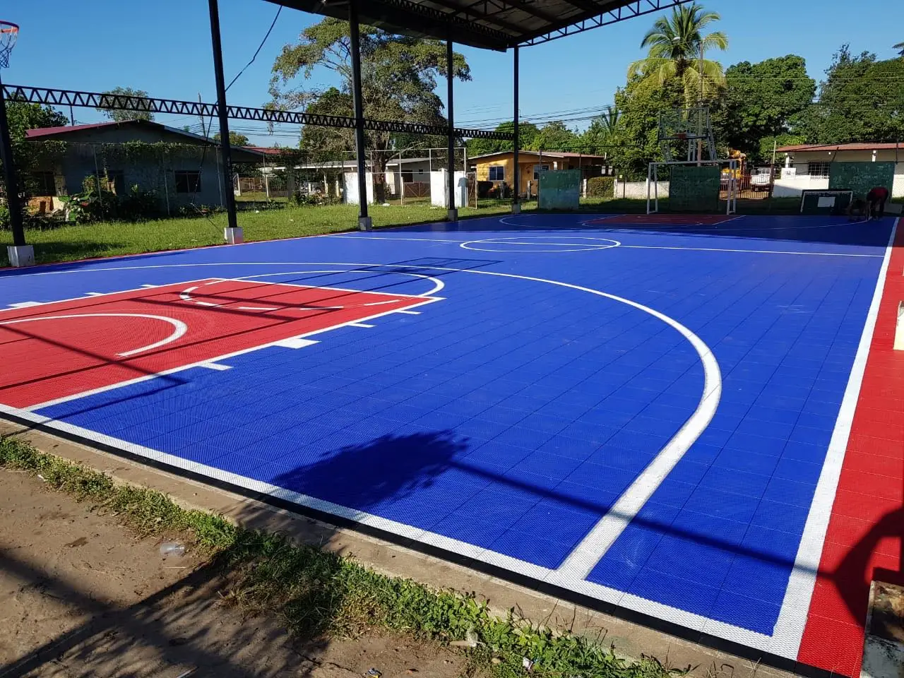 
Anti slip interlock waterproof vinyl covering basketball courts outdoor floor tile 
