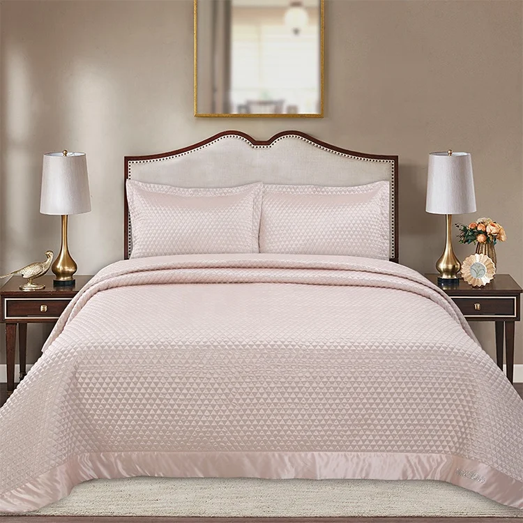 Solid Color Satin Fabric Microfiber Hotel Quilted Bedspread Quilt
