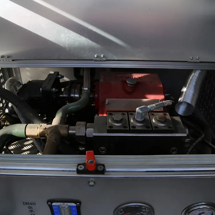 Emergency Vehicle Fire Fighting Truck Engine Price