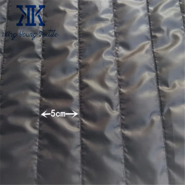 single faced black quilted fabric / polyester wadding quilted thermal fabric / padded puffer fabric