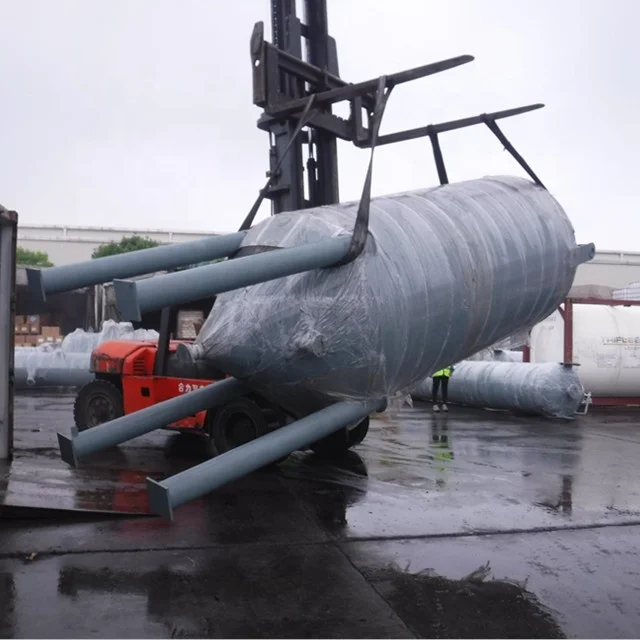 Small scale capacity mobile oil refinery with base oil yield