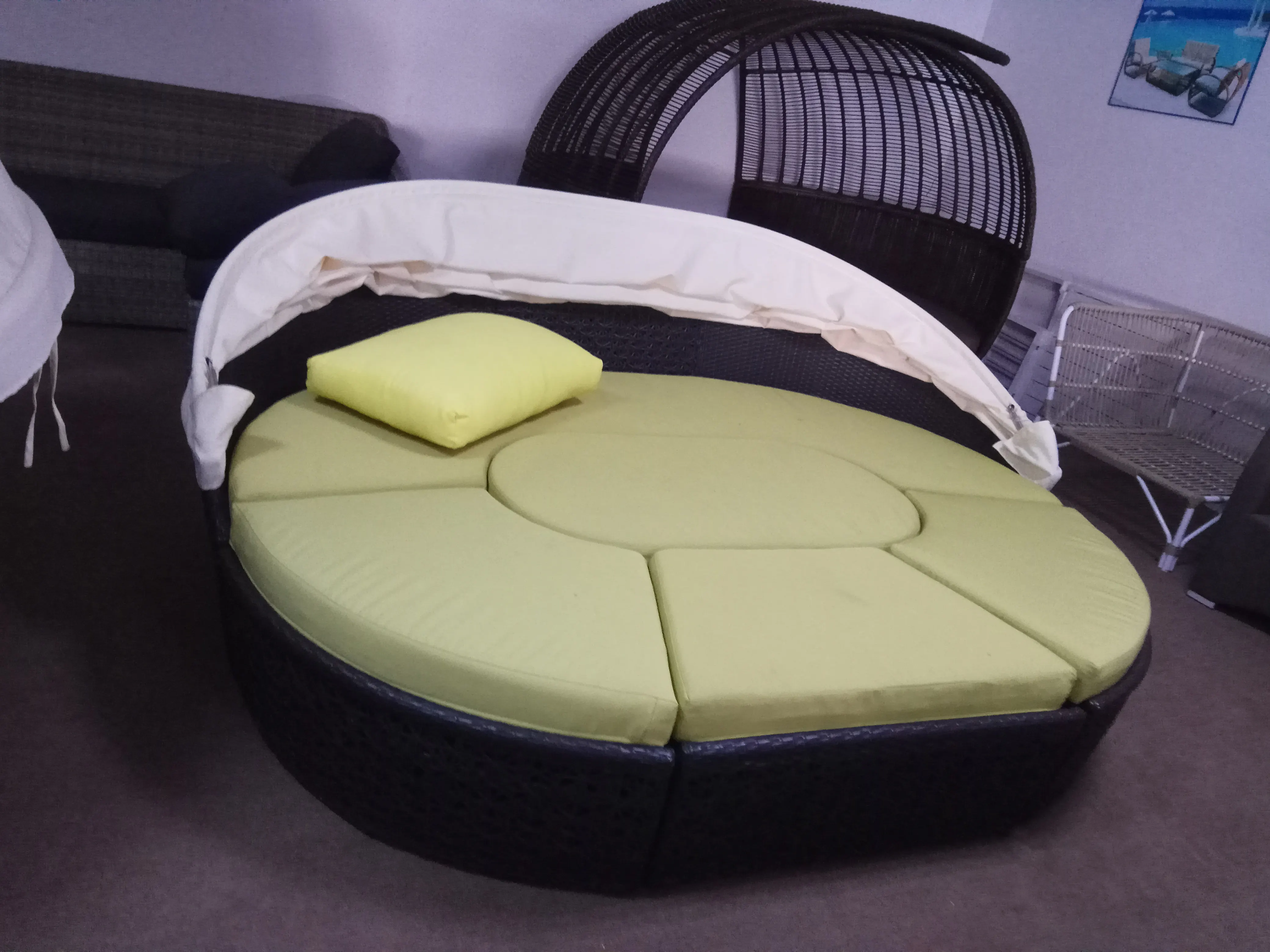 Luxury Model Beach Bed Rattan Sun Lounger Outdoor Round Sunbed With Canopy