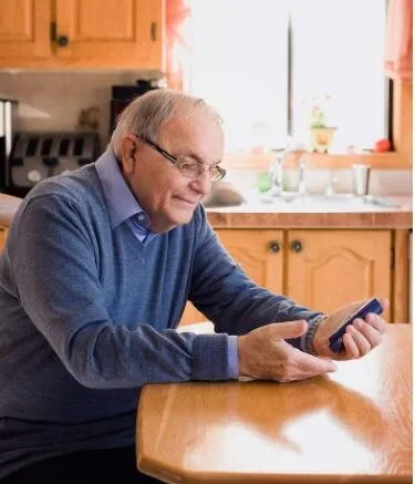 Digital  Blood Glucose Meter for Elderly Home Care with Test Strips Blue tooth Glucometer