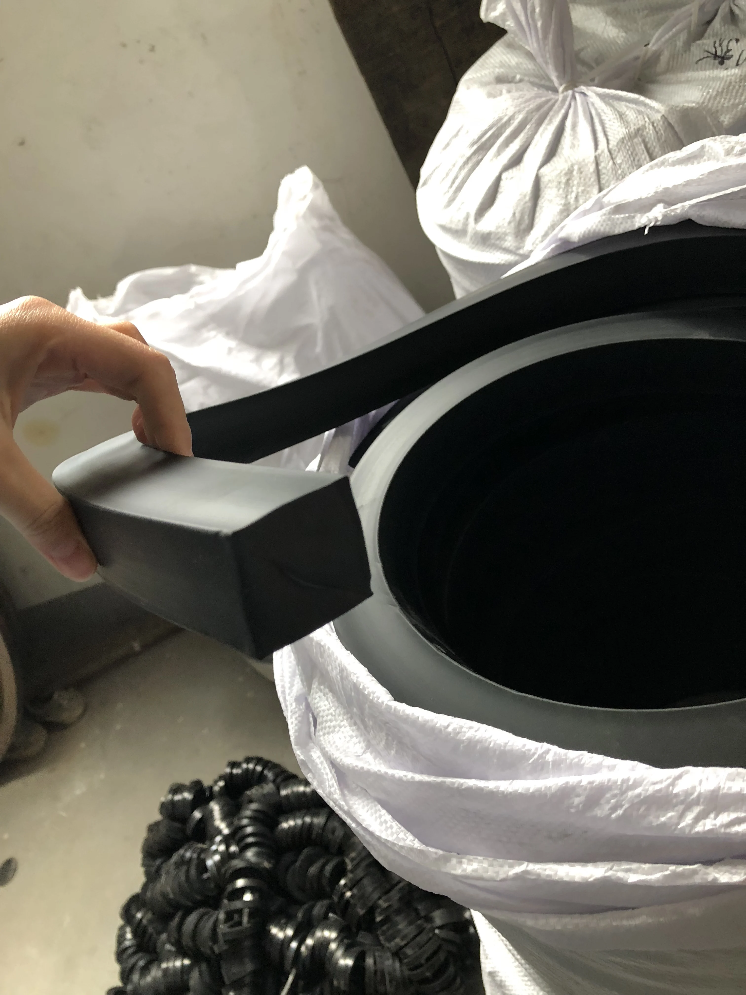 custom molded E/U Shape square rubber sealing strip rubber bumper edge strip for boat/window/truck