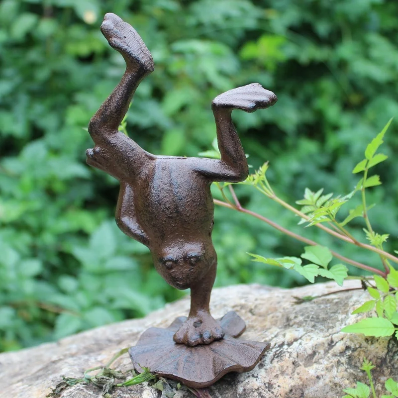 
European Retro cast iron frog 