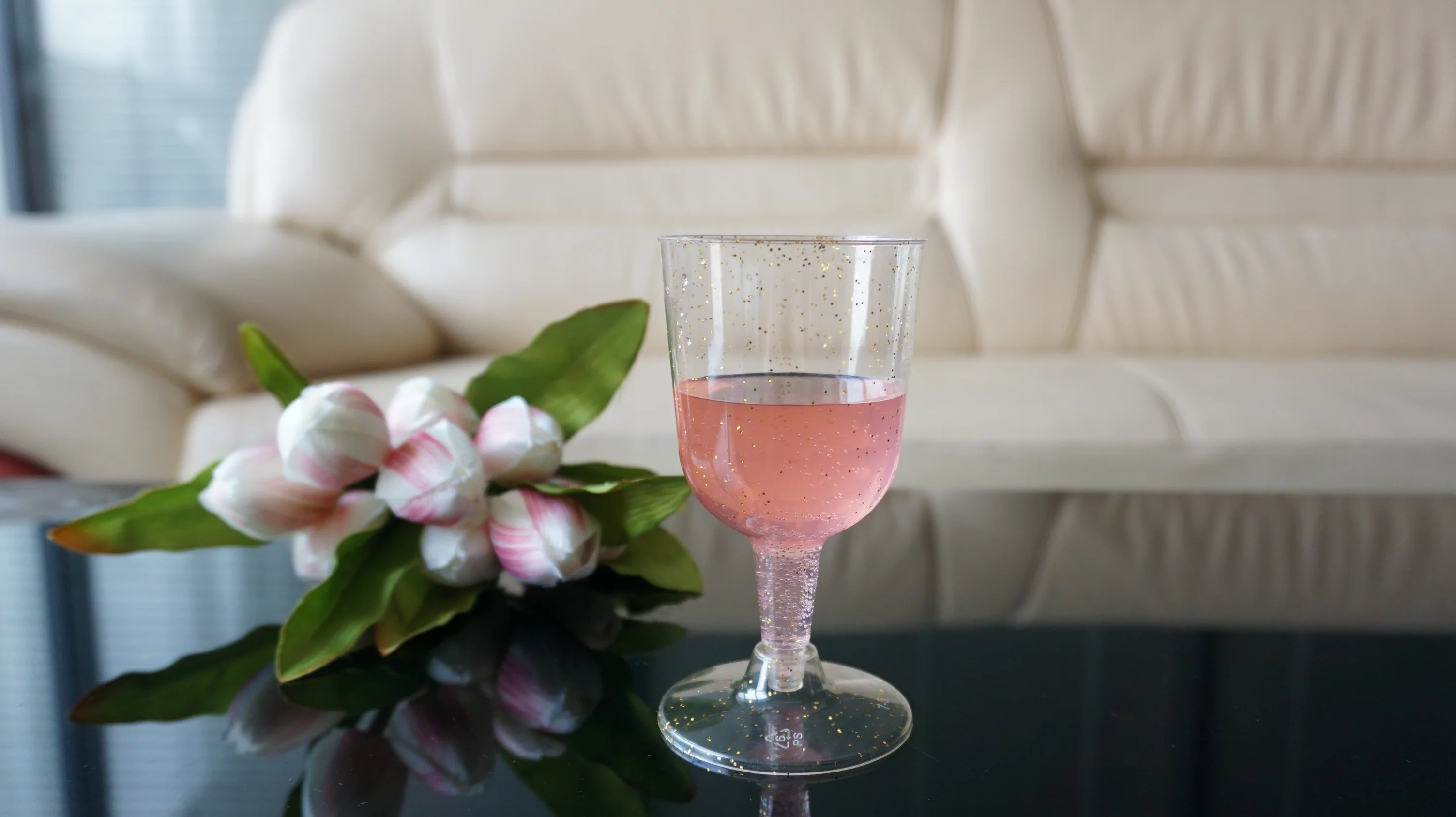 7 oz Gold Glitter Disposable Wine Glasses Clear Hard Plastic Disposable Fancy Cups for Parties & Weddings