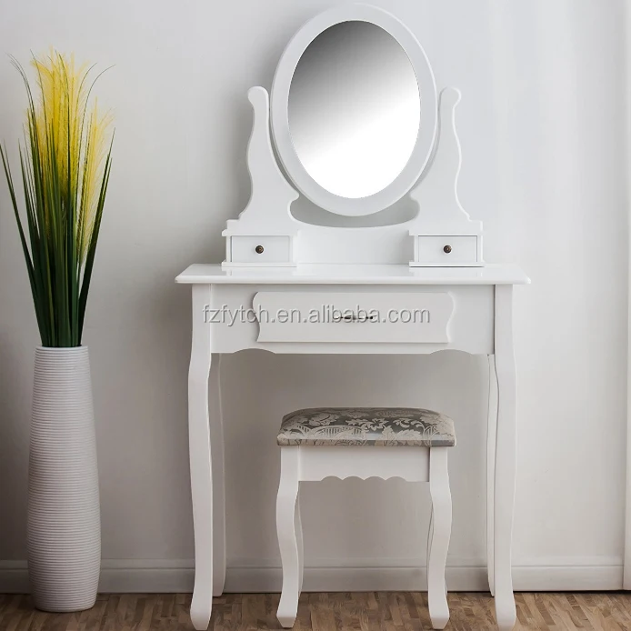 Мебель для спальни составляют Зеркальный туалетный столик, шкаф туалетный столик конструкции