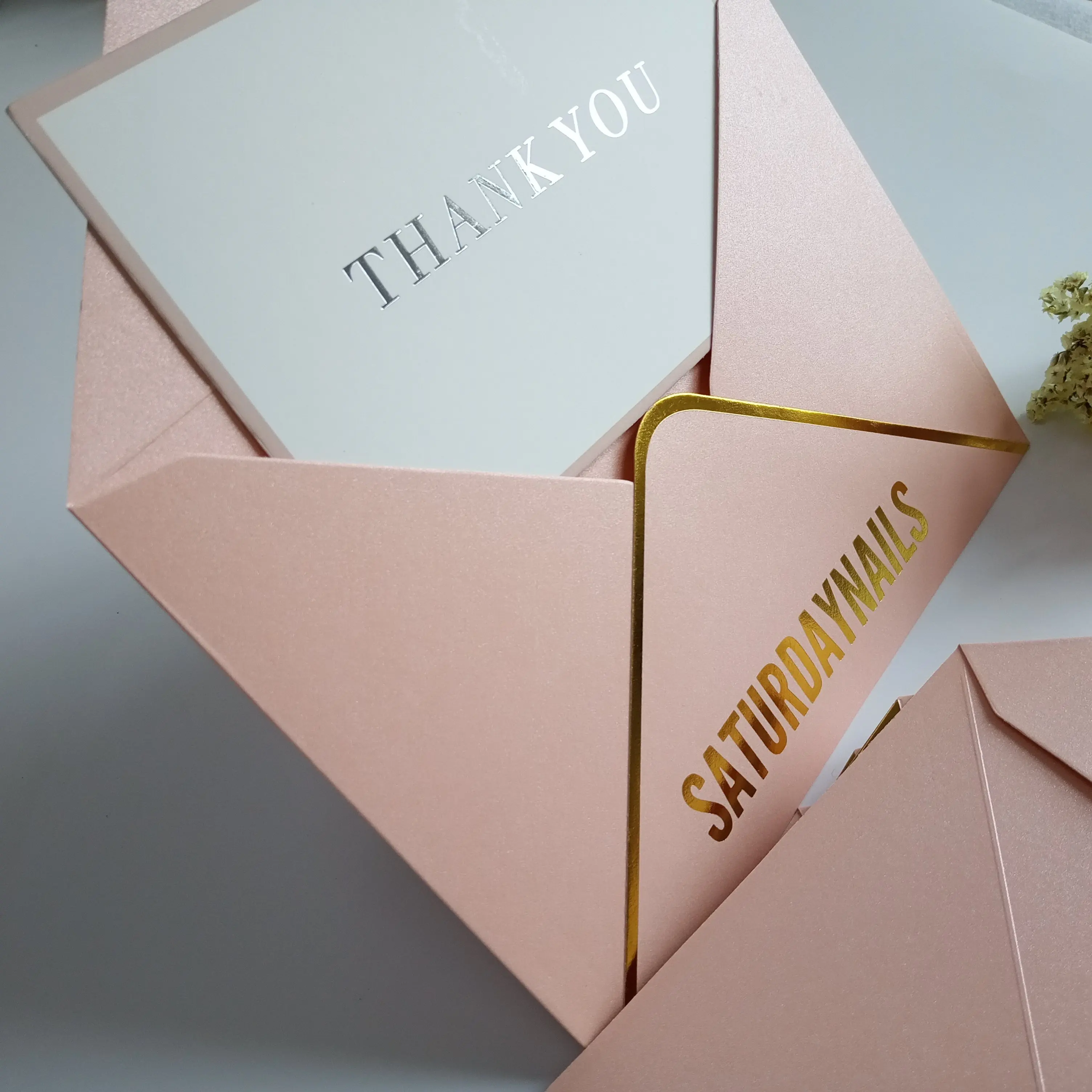
Custom Printed Golden Black Sliver Fancy Paper Corrugated Elegant Gift Invitation Thick Envelope 