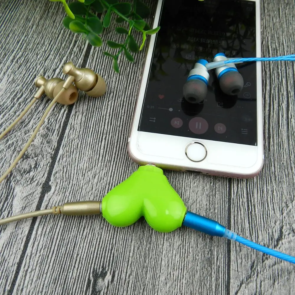 2in1 factory price high quality love heart shaped 1 to 2 audio splitter headphone  splitter  aux adapter