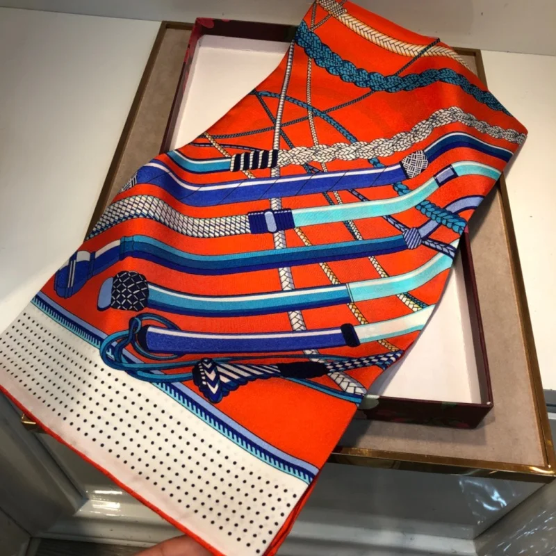 OEM printing 16MM 18MM silk kerchief twill fabric scarf silk square scarves hand roll-hemmed