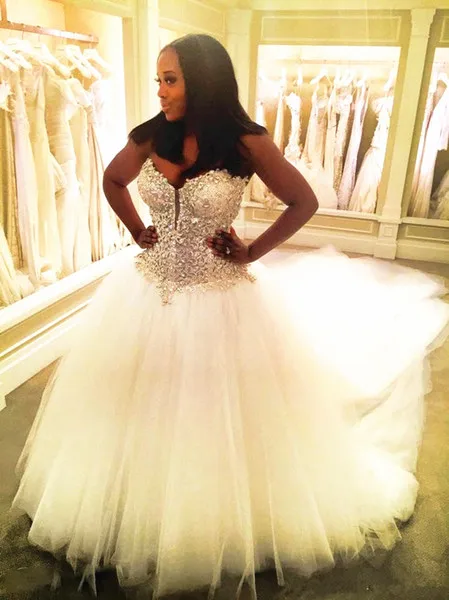 ZH1584Q 2019 Dubai Nigerian Lace Wedding Dresses Plus Size Open back Tulle Puffy Crystal beading applique Arabic Bridal Gowns