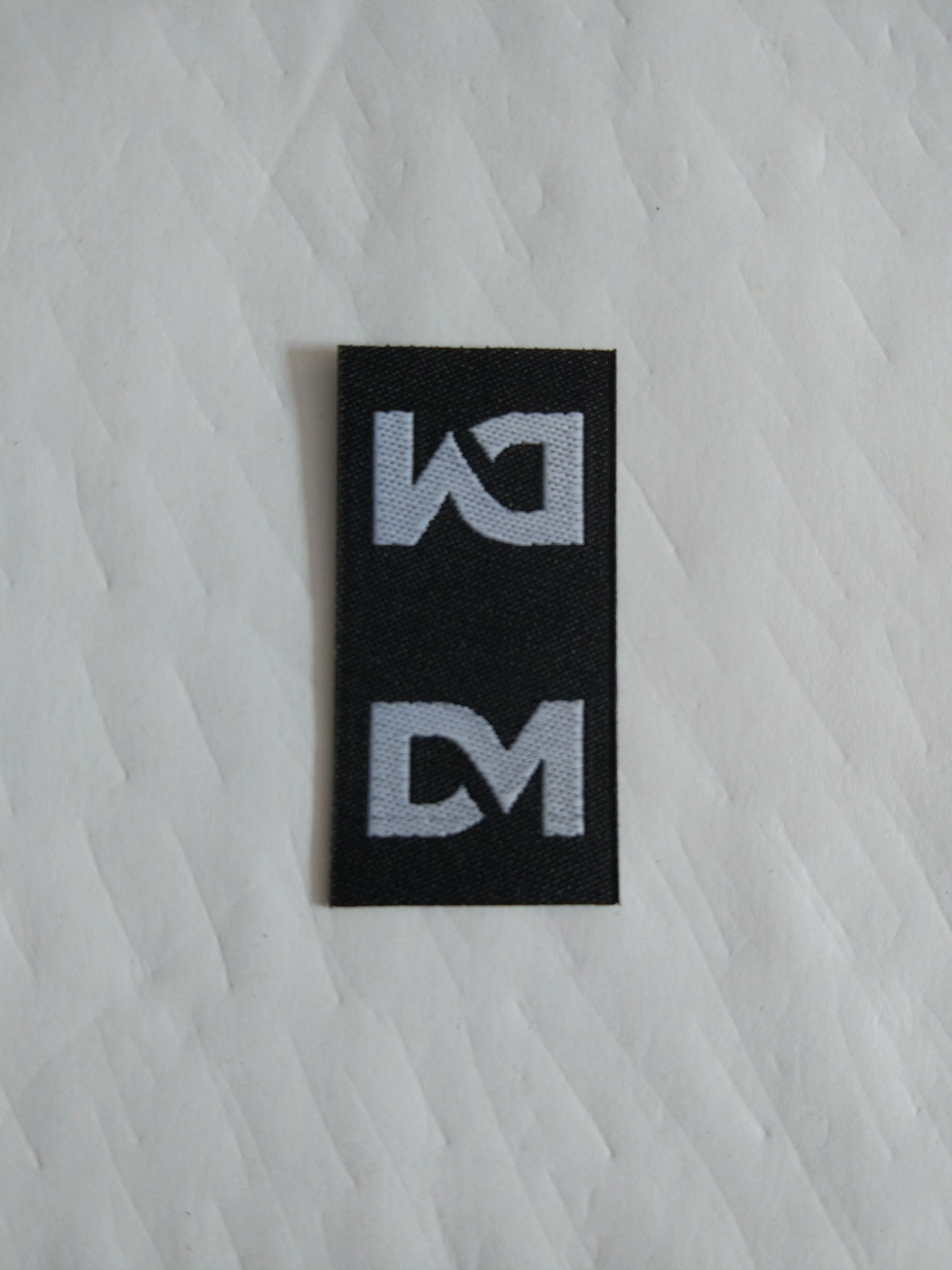 oem factory custom logo heat transfer double sided woven labels for clothing / woven label beanie hat / cap