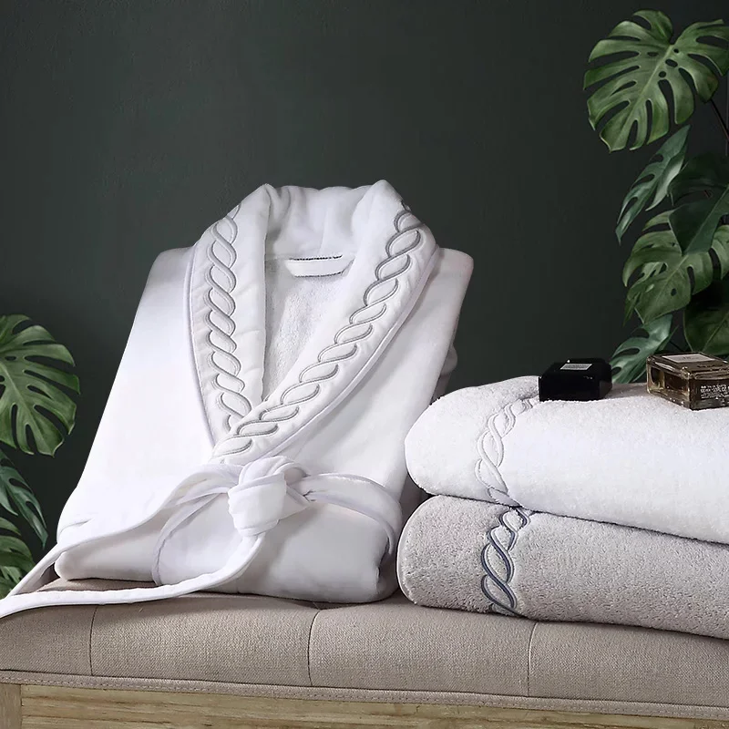 Бесплатный образец фабрики дешевые оптовые четыре сезона халат с индивидуальным дизайном