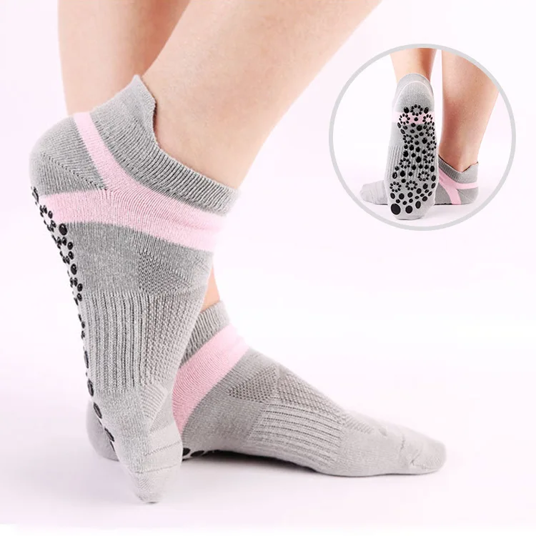 
wholesale Amazon high quality non slip pilates socks cotton grips yoga socks for women 