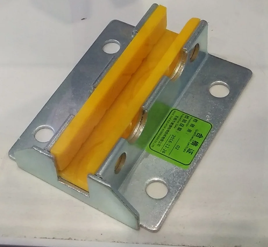 Counter weight guide shoe for passenger elevator