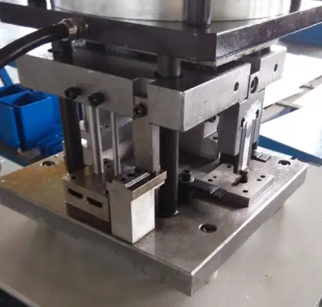 Shandong Jinan window door making machine pneumatic punching machine for aluminum profile