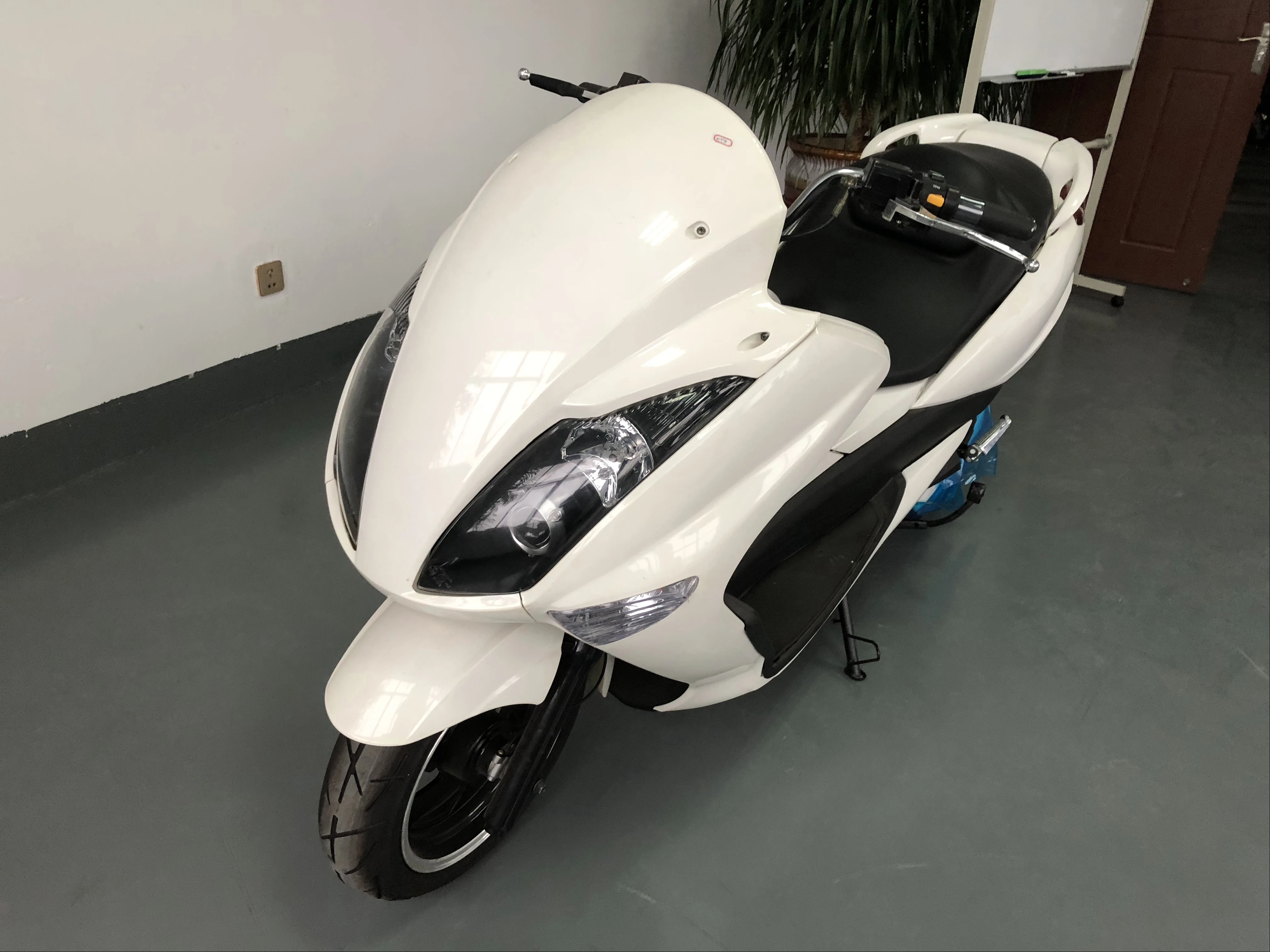 New Cool Electric T3 Maxi Scooter for Adults for Sale