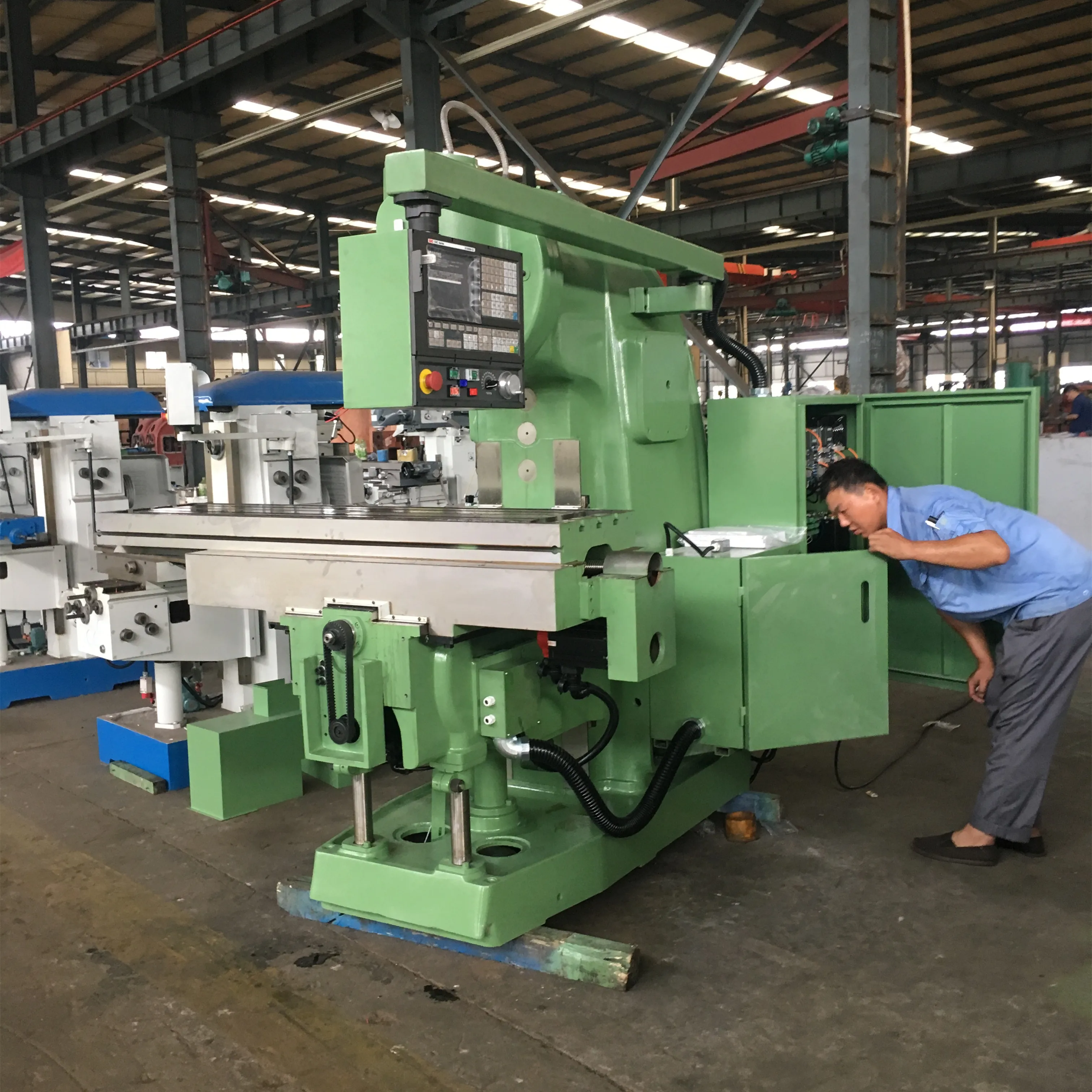 Фрезерный станок с ЧПУ для металла XK5040