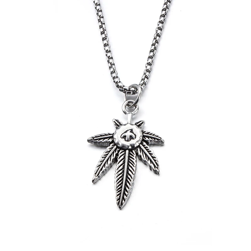 Craft Wolf Stainless Steel Women Men Flying Eagle Necklace Ornament Small batch customization Brand Fashion jewelry factory