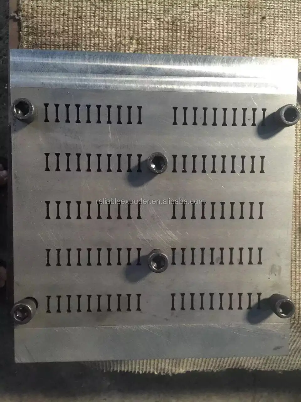 Extrusion Mould in Nylon Thermal Breaking Strip