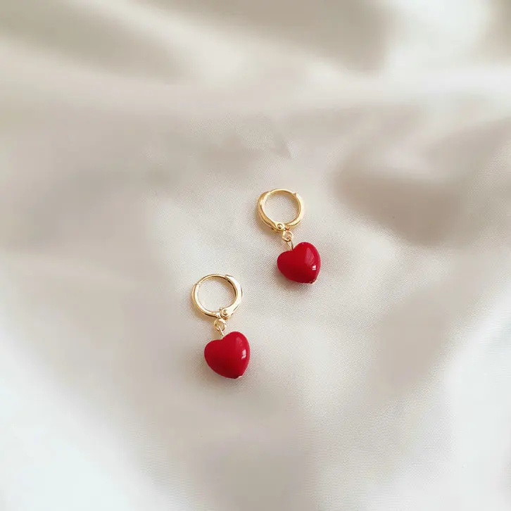 JD ювелирные изделия пользовательский корейский стиль дизайн красные любовь ушные пуговицы 14K позолоченные медные сердца Подвесные серьги