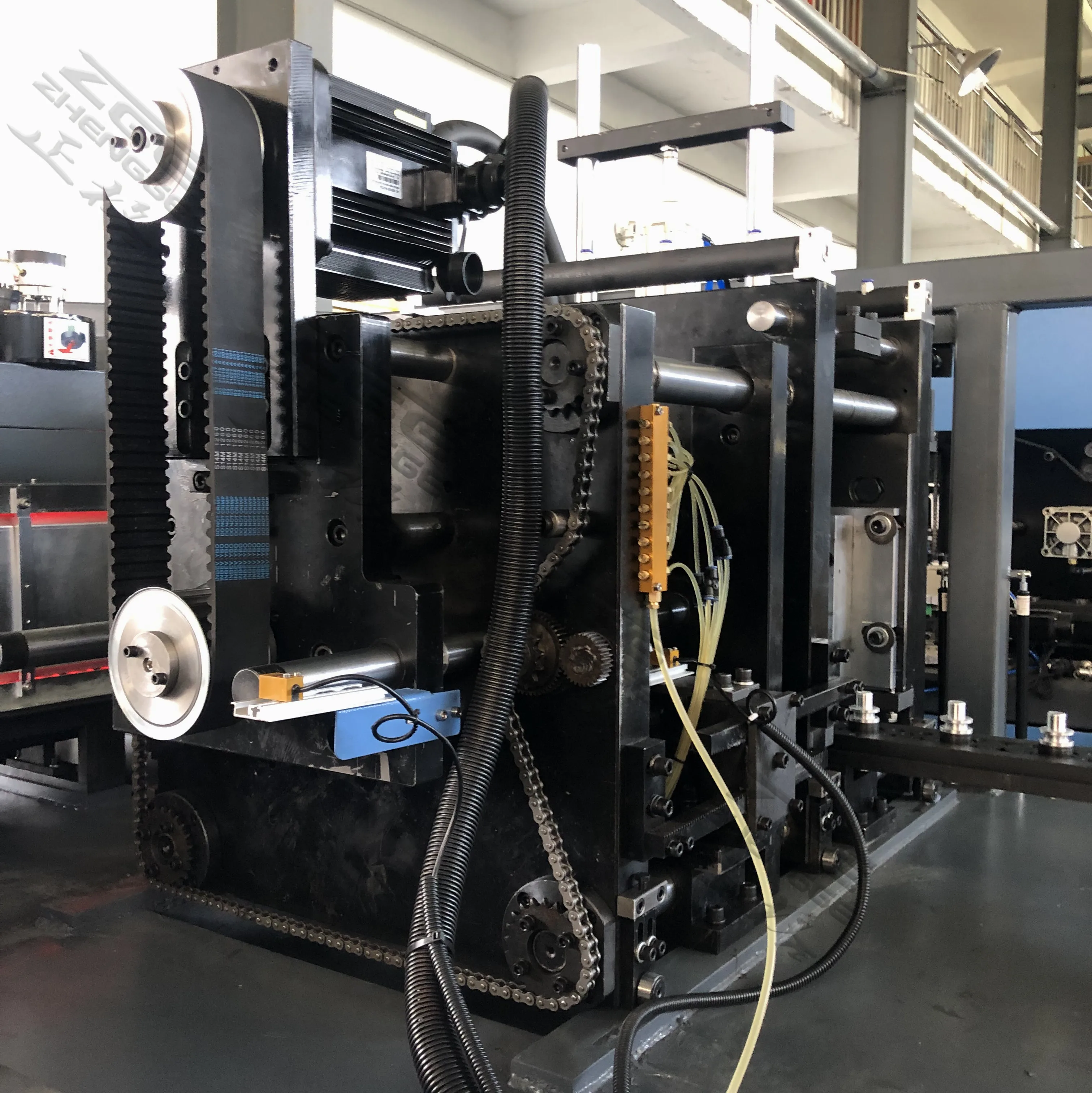 
4 Cavity Automatic PET Bottle Blowing / Plastic Stretch Blow Molding / Bottle Making Machine 