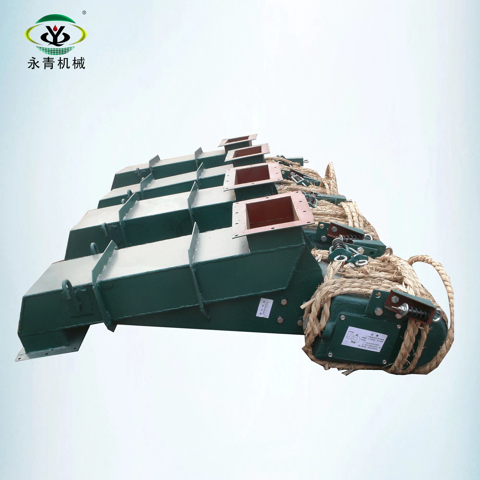 Lightweight electromagnetic linear vibrating feeder matched with hopper