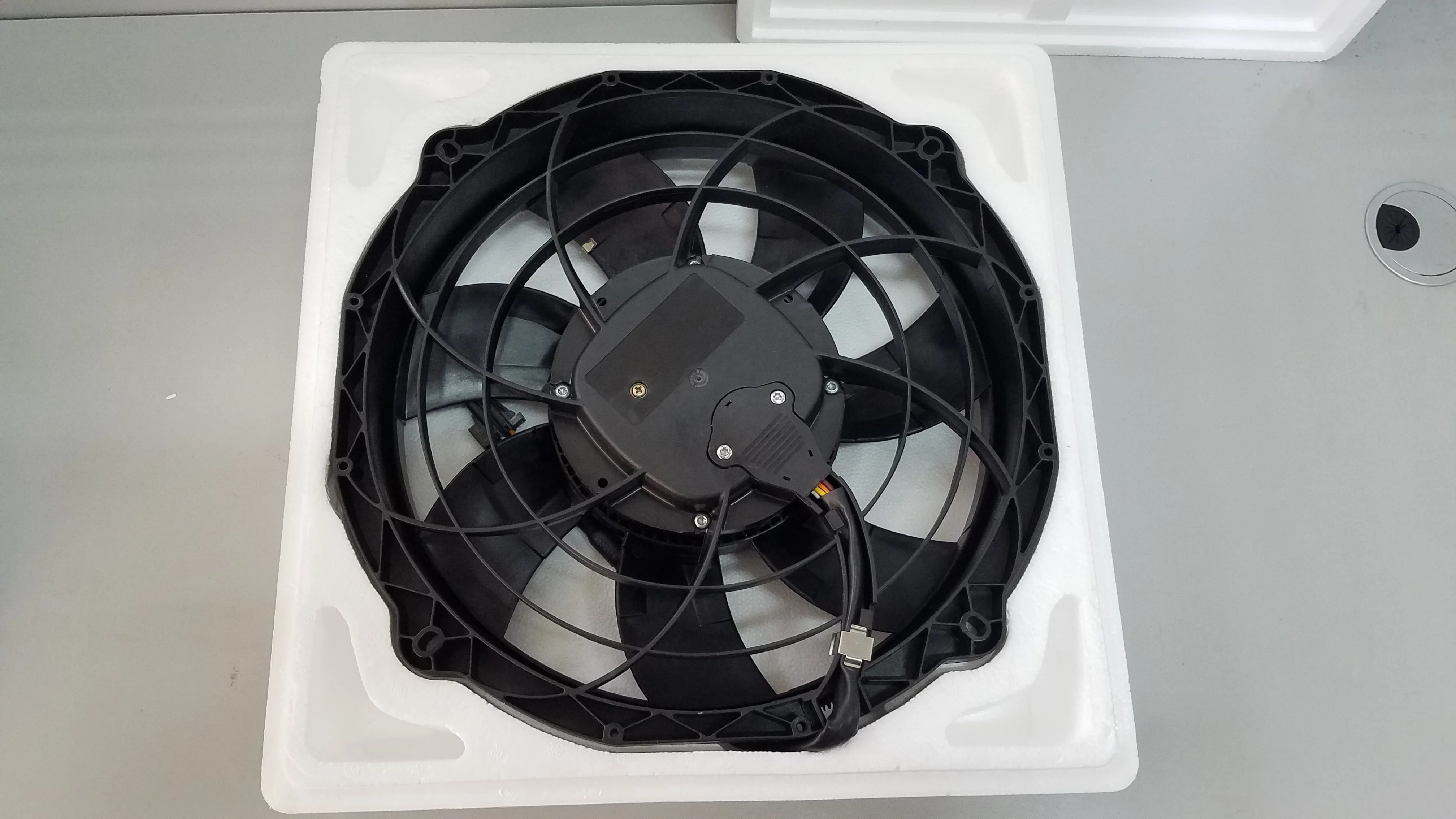 Linrui SPL-WS 33 School Bus 12V/24V Dc  Brushless Cooling Fan & Brushless Fan IP68 Motor